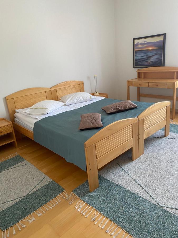 Kuressaare Tallinn Street Apartments エクステリア 写真