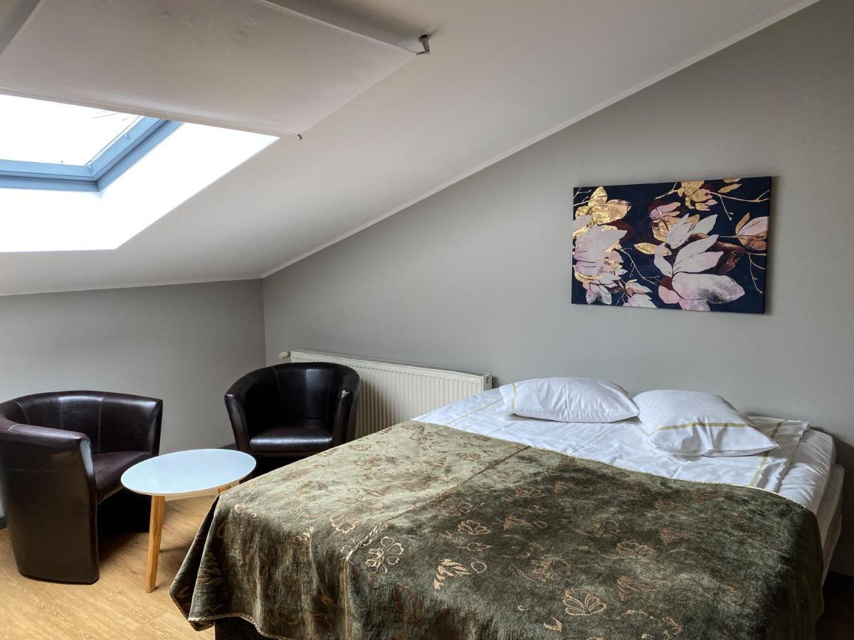 Kuressaare Tallinn Street Apartments エクステリア 写真