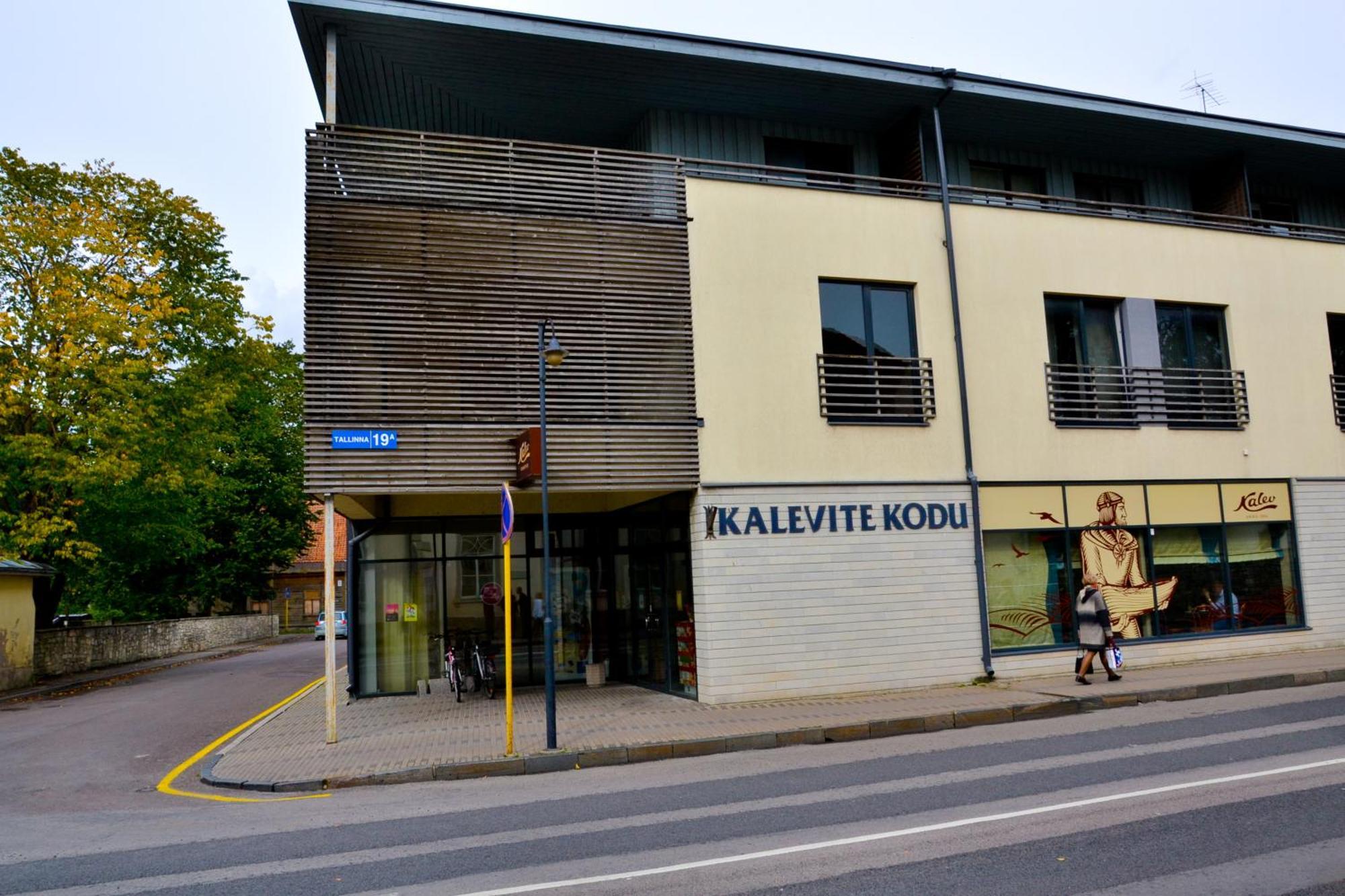 Kuressaare Tallinn Street Apartments エクステリア 写真