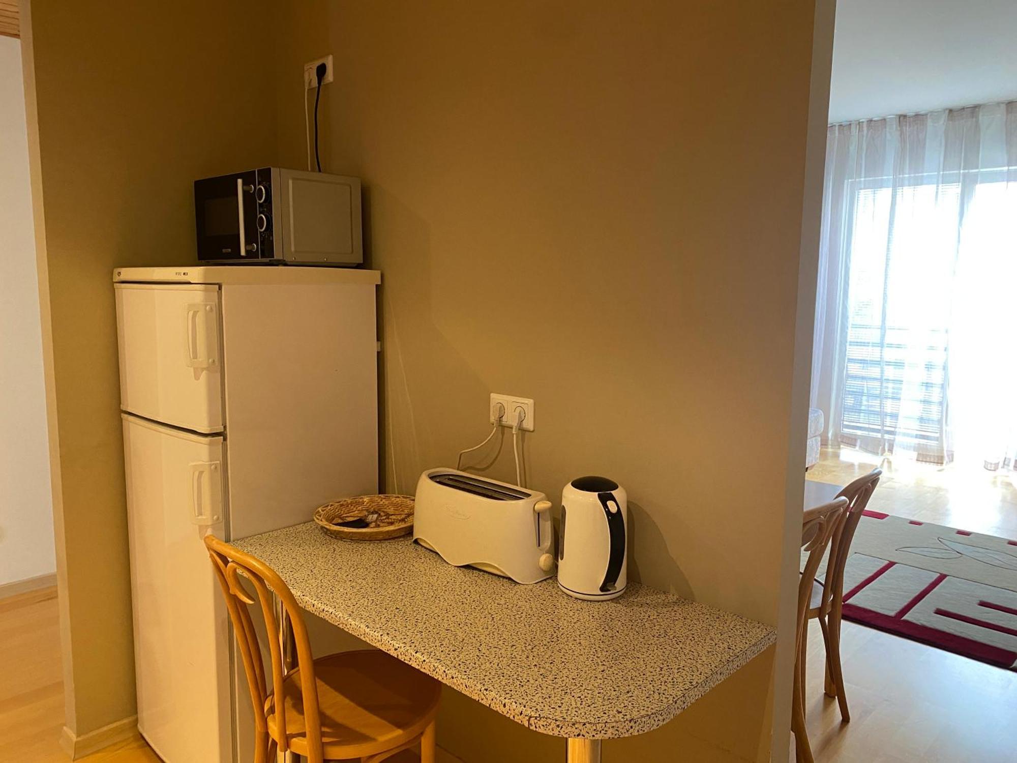 Kuressaare Tallinn Street Apartments エクステリア 写真